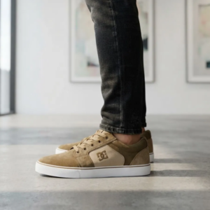 CALZADO DC URBAN - MARRÓN